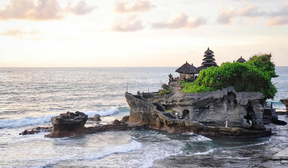 Tanah Lot - Kecak Dance - Jimbaran Bay Dinner (Half Day Tour)